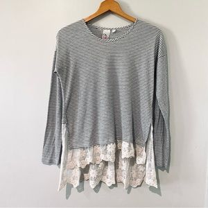 Ohmg Lace Hem Tunic Top Sz Large